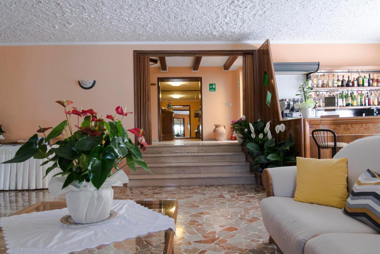 Hotel Rosa Del Tirreno Quercianella Εξωτερικό φωτογραφία